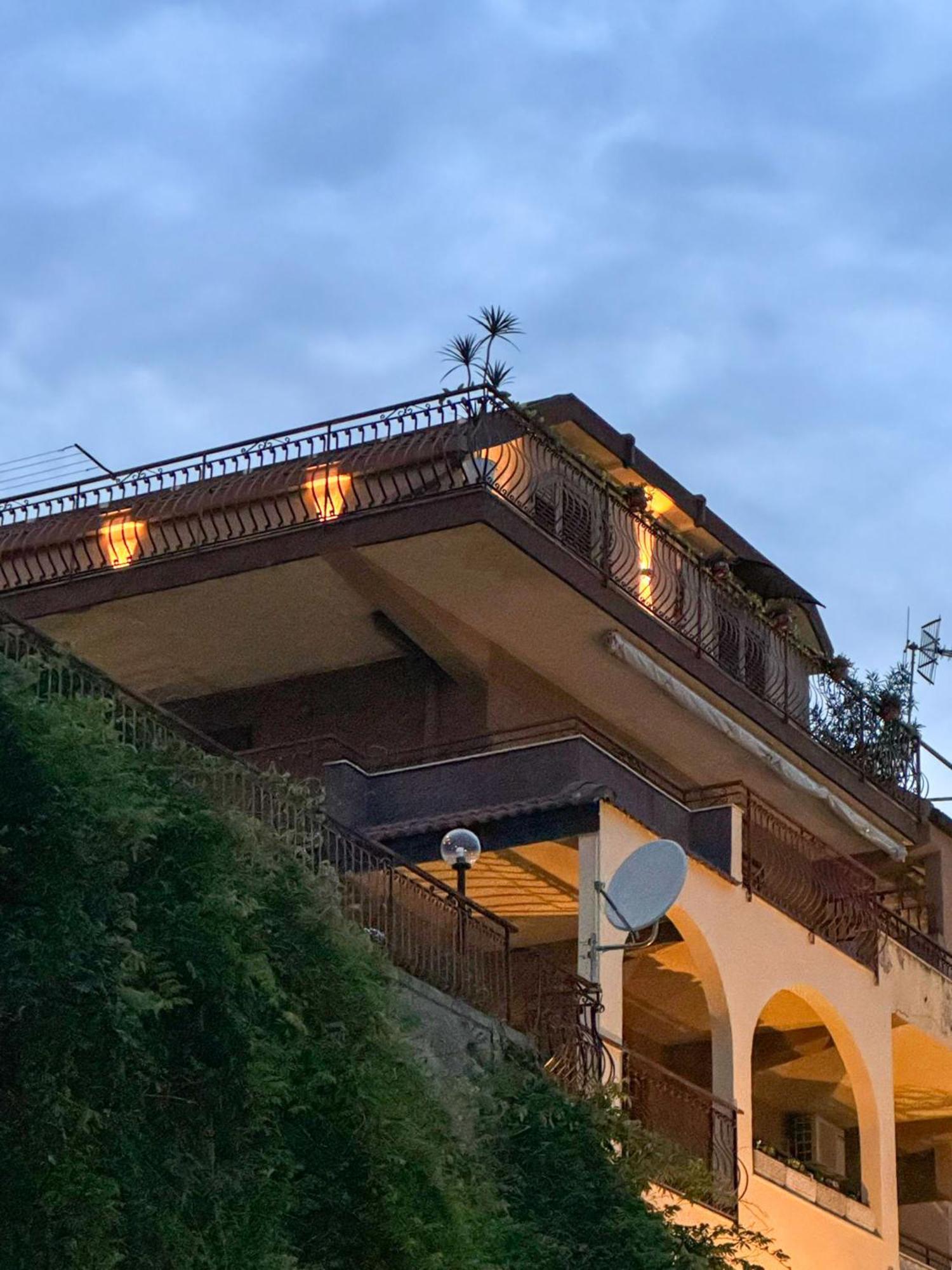 La Goccia Sul Mare Daire Letojanni Dış mekan fotoğraf